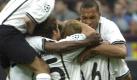 A group of Valencia players celebrate after scoring their first goal against Bayern Munich during the Champions League Final that is being played at the Giuseppe Meazza stadium in Milan on 23 May 2001. 
 Foto: dpa
