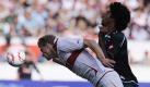 Ein wahres Schützenfest feierte der VfB Stuttgart gegen Gladbach. Pavel Progebnyak (Mitte) traf dreimal. Foto: ap