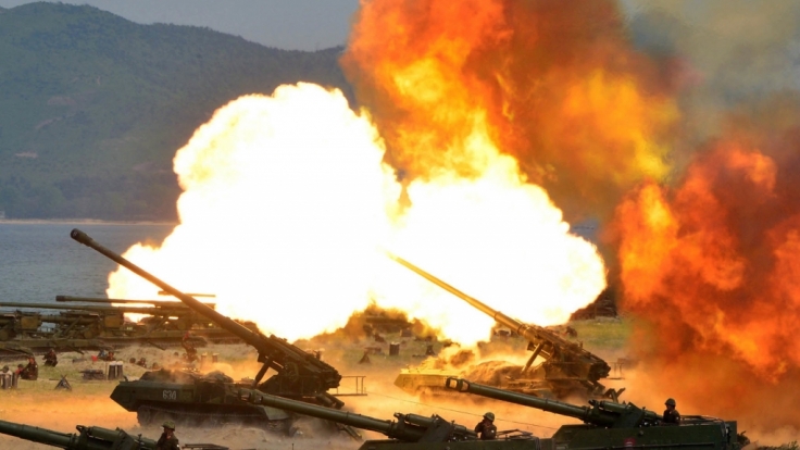 Erschreckende Bilder: Schießübungen in Nordkorea anlässlich des 85. Jahrestages der Gründung der nordkoreanischen Armee.