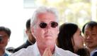 U.S. actor Richard Gere puts his hands together during his visit to the Korean Buddhism's Chogye temple in Seoul, South Korea, Tuesday, June 21, 2011. Gere is in South Korea for six days to promote his photo exhibition and tour Buddhist temples. (AP Photo/Lee Jin-man, Pool)


epa02787719 Hollywood star Richard Gere (R) poses with Ven. Jaseung, chief administrator of the Jogye Order, the country's largest Buddhist sect, during his visit to Jogye Temple in downtown Seoul, South Korea, on 21 June 2011. EPA/YONHAP +++(c) dpa - Bildfunk+++

 Foto: dapd
