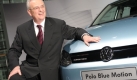 Der jetzige VW-Vorstandsvorsitzende Martin Winterkorn gilt als Favorit fr den Chefposten im fusionierten VW-Porsche-Konzern. Der Grund: Er steht im Gegensatz zu seinem Wettbewerber, Porsche-Chef Wendelin Wiedeking, nicht in der Kritik, sich mit Finanzgeschften berhoben zu haben. Auerdem prferiert der mchtige VW-Aufsichtsrat Ferdinand Pich eher Winterkorn.  Foto: dpa