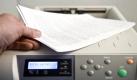 Schöne neue Laser-Drucker: Der Trick der Unternehmen läuft hier darauf hinaus, dass die Drucker einen zu geringen Tonerfüllstand anzeigen, obwohl sich noch 50 bis 100 Seiten problemlos drucken lassen. Fazit: «Der Verbraucher wird angestiftet, noch funktionsfähige Tonerpatronen wegzuwerfen - nur damit neues Geld in die Kasse der Verkäufer fließt. Drucker-Verkauf in Drücker-Manier!» Foto: dpa