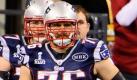 Sebastian Vollmer (M.) und die New England Patriots müssen die Super-Bowl-Niederlage erst einmal verdauen. Foto: dpa