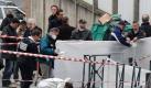 Polizisten sichern in Toulouse vor der jüdischen Schule Ozar Hatorah Spuren. Foto: Eric Cabanis  Foto: dpa