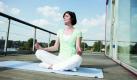 Den Stress des Alltags hinter sich lassen:Heutzutage wird Yoga vor allem angewendet, um zu entspannen sowie die Koordination und Beweglichkeit des Körpers zu fördern. Foto: dak