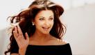 Die Bollywood-Schauspielerin  Aishwarya Rai posiert bei den 63. Internationalen Filmfestspielen in Cannes auf dem roten Teppich für die Fotografen. Sie präsentiert ihren neuen Film Ravaan. Foto: ap