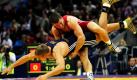 Jan Fischer (oben) ringt mit dem Schweden Christoffer Ljungbäck bei der WM der Ringer in Moskau. In der Gewichtsklasse bis 84 Kilogramm setzte sich der Deutsche mit 2:0 durch. Foto: dpa