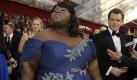**CORRECTS ID** Matt Damon, right, looks at Gabourey Sidibe as he is interviewed during arrivals of the 82nd Academy Awards Sunday,  March 7, 2010, in the Hollywood section of Los Angeles. (AP Photo/Amy Sancetta) Foto: ap