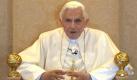 Als 1931 der damalige Kardinal von Tittmoning mit seinem blitzenden und blinkenden Auto an dem damals vier Jahre alten Joseph Ratzinger (heute Papst Benedikt XVI.) vorbeifuhr, sagte der Knirps: «Ich will mal Kardinal werden.» Zwei Tage später sagte er: «Ich will Maler werden.» Foto: dpa