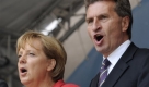 Deutsch nur noch als Feierabenddialekt: Der baden-württembergische Ministerpräsident Günther Oettinger sagt in einer Reportage: Englisch wird die Arbeitssprache, Deutsch bleibt die Sprache der Familie und der Freizeit, die Sprache, in der man Privates liest. HErzlichen Glückwunsch zum Sprachpanscher 2006. Foto: ap