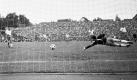Ob die Hertha diesen Rekord knacken kann? Bislang hält Tasmania Berlin die zweifelhafte Höchstmarke: In der Saison 1965/66 holte der Klub bis zur Winterpause drei Punkte, am Ende waren es acht. Keeper Heinz Rohloff musste 108 Gegentreffer hinnehmen. Foto: imago