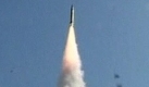 In this image released Sunday Sept. 27, 2009, on Iranian state TV cannel IRIB, purporting to show a successful test-fire launch of a short range missile. Iran said it successfully test-fired short-range surface-to-surface missiles during drills Sunday by the elite Revolutionary Guard, in a show of force just days after the U.S. and its allies condemned Tehran over a newly revealed underground nuclear facility that was being secretly constructed. TV showed pictures of at least two missiles being fired. (AP Photo/IRIB, via APTN) ** IRAN OUT TV OUT ** Foto: ap