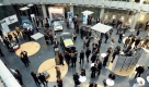 Der Abschied von Benzin- und Dieselantrieben soll sich in kleinen Schritten vollziehen. Zuversichtliche Planungen gehen davon aus, dass sich im Jahr 2020 deutschlandweit eine Million Elektrofahrzeuge im Straßenverkehr tummeln. Revolutionen sehen anders aus Foto: press-inform