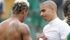 Tattoos sind auch nicht schlecht: Aber Marcelinho (links) spielt nicht mehr in der Bundesliga.

 Foto: dpa