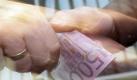 Nur ein kleiner Teil der Taten wird nach Angaben des BKA entdeckt und aufgeklärt. Die Verfolgung der Täter werde angesichts der globalen Vernetzung immer schwieriger. (Symbolbild) Foto: dpa
