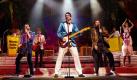 Dass Buddy Holly (hier eine Szene aus dem Musical Die Buddy Holly Story) auch nach seinem Tod so einflussreich blieb, lag auch am umfangreichen Archivmaterial, das er hinterließ. Holly, der eigentlich Charles Hardin Holley heißt, war immer ein äußerst fleißiger Künstler. Viele seiner unveröffentlichten Aufnahmen erschienen nach seinem Tod als Singles oder Alben. In England hatte er noch 1963 einen Top10-Hit mit Bo Diddley - vier Jahre nach seinem Tod. Foto: obs/Stage Entertainment