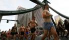 Um gegen die verklemmten Gesetze des US-Bundesstaates Utah zu demonstrieren, nehmen tausende Menschen am Unterwäsche-Lauf in Salt Lake City teil. Foto: dapd