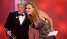 Bester Fernsehfilm:Die Schauspieler Andrea Sawatski und Jörg Schüttauf haben er mit dem Frankfurter Tatort Weil sie böse sind geschafft:Der Beitrag ist der beste Fernsehfilm 2010 - nicht nur die beiden Schauspieler, sondern das ganze Team - inklusive Regie und Drehbuch - wurde ausgezeichnet. Foto: dpa