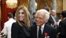 Die legendäre Chefin der französische Vogue, Carine Roitfeld (auf dem Foto mit Designer Ralph Lauren), hat angekündigt, das berühmte Modemagazin in wenigen Wochen zu verlassen. Roitfeld möchte sich fortan persönlichen Projekten widmen. Sie hat zehn Jahre lang der Vogue-Redaktion angehört und den Stil des Heftes maßgeblich beeinflusst. Die französische Vogue gilt neben der amerikanischen als wichtigste Ausgabe der Zeitschrift. Foto: dpa