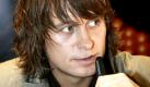 Take-That-Star Mark Owen spricht über Entzug
Vorspann: 	
Text: 	

London (dpa) - Take-That-Star Mark Owen hat über seinen Alkoholentzug gesprochen. «Ich war zu einer Person geworden, die ich nicht wiedererkannte. Erst durch den Entzug konnte ich mein Verhalten hinterfragen», sagte der 38-jährige dem Magazin «Radio Times» in einem Interview.

Im März hatte sich der Sänger freiwillig in eine Londoner Klinik begeben, nachdem er zugegeben hatte, alkoholabhängig zu sein und seine Lebensgefährtin mehrmals betrogen zu haben.

Im Doku-Film «Look Back, Don't Stare», der am Mittwoch in London Premiere feiert, kommen auch die anderen Bandmitglieder zu ernsteren Themen zu Wort. So äußert sich Jason Orange zu Owens Entzug: «Wenn einer von uns litt, hatten wir oft keine Zeit, uns darum zu kümmern. Der Erfolg ging immer vor.»
Ressort: 	Medien
Schlagworte: 	Musik/Leute/Großbritannien/ Foto: dpa