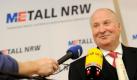 NRW-Arbeitgeberpräsident Horst-Werner Maier-Hunke spricht am Mittwoch (10.02.2010) in einem Hotel in Neuss vor Medienvertretern. Die Metall-Tarifrunde 2010 wird am Nachmittag in Nordrhein-Westfalen eingeläutet. Arbeitgeber und IG Metall treffen sich zur ersten Verhandlungsrunde. Erstmals geht die Gewerkschaft ohne eine konkrete Lohnforderung für die rund 700 000 Beschäftigten der Branche in Nordrhein-Westfalen in die Gespräche.  Foto: dpa