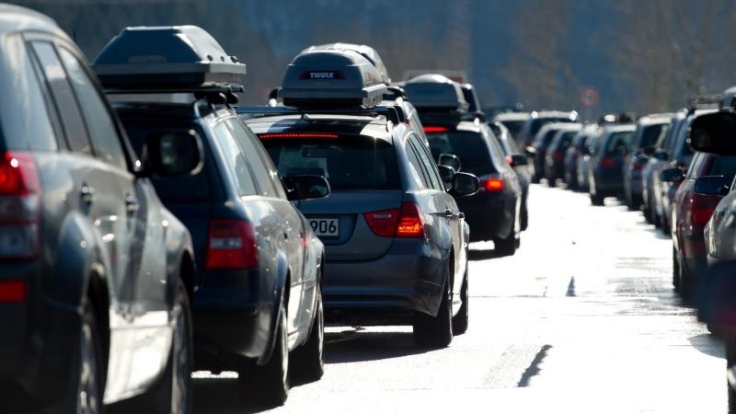 Auf dem Weg in die Alpen müssen Autofahrer am 23. Dezember viel Geduld aufbringen.