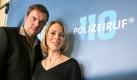 Wie der Tatort ist der Polizeiruf 110 fester Bestandteil im Programm des Ersten. Und in der Zuschauergunst holt er allmählich auf, was sicher auf die neuen Teams wie die Rostocker Ermittler Profilerin König (Anneke Kim Sarnau) und Kommissar Bukow (Charly Hübner) zurückzuführen ist. Sie bringen einfach frischen Wind in die traditionsreiche Serie (seit 1971). Foto: dpa