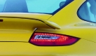 So schnell und so lässig ist man mit kaum einem anderen Sportwagen unterwegs. Das geschieht noch ein gutes Stück perfekter, wenn man sich für das 3915 Euro teure Doppelkupplungsgetriebe entschieden hat. Das schont Kupplungsfuß, Handgelenk und spart obendrein noch etwas Kraftstoff. Foto: press-inform