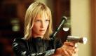 Uma Thurman in der Rolle der Braut zielt mit einer Pistole im neuen Kinofilm Kill Bill Volume 2 (undatiertes Foto). Noch ist der Rachefeldzug der 'Braut' nicht beendet. Sie wurde betrogen, verlassen und gedemütigt und die Liste ihrer Opfer ist lang. Quentin Tarantino beendet mit dem zweiten Teil die Geschichte um die 'Braut' und verneigt sich mit seinem Film vor dem Genre des Spaghetti-Western. Der Film kommt am 22.04.2004 in die Kinos. Foto: Andrew Cooper/Miramax Films (zu dpa Kinostarts vom 18.04.2004 - ACHTUNG: Nur zur Veröffentlichung in Printmedien und im Zusammenhang mit dem Kinostart)  Foto: dpa