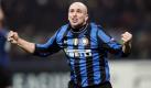 Argentinian Esteban Cambiasso of Inter Milan jubilates after scoring against Chelsea during their Champions League soccer match at Giuseppe Meazza stadium in Milan, Italy on 24 February 2010. EPA/MATTEO BAZZI +++(c) dpa - Bildfunk+++ Foto: dpa
