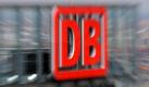 Die Deutsche Bahn hat neue Kundschaft entdeckt: Auf der Internetseite www.draufabfahren.de gibt es Informationen nur für junge Menschen - die zumeist auch nicht viel Geld haben. Auf der Internetseite möchte das Unternehmen verschiedene Wege aufzeigen, wie man auch mit einem schmalen Geldbeutel ans Ziel kommt. Lobenswert.  Foto: dpa