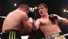 Weltmeister Marco Huck (r) feuert einen rechten Haken gegen Ran Nakash ab. Foto: dpa