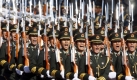ARCHIV - Eine Ehrenkompanie der Volksbefreiungsarmee paradiert auf dem Platz des himmlischen Friedens in Peking anlässlich des ASEM-Treffens am 23.10.2008. Die sozialistische Volksrepublik wurde nach dem Sieg der Kommunisten über die Nationalisten im Bürgerkrieg und der Flucht der Kuomintang-Regierung nach Taiwan am 1. Oktober 1949 gegründet. Foto: Adrian Bradshaw (zu dpa-Themenpaket '60 Jahre Volksrepublik China' vom 24.09.2009) +++(c) dpa - Bildfunk+++ Foto: dpa