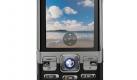 Mit dem C702 versucht Sony-Ericsson den Spagat: Das Gert gehrt in Sachen Ausstattung in die Spitzenklasse: Navi, schnelles Internet im UMTS-Datenturbo HSDPA, MP3-Player oder 3,2 Megapixelkamera  alles drin. Obwohl das Gehuse spritzwasser- und staubsicher ist, eignet sich das C702 nur bedingt fr die Piste. Die Tasten sind zu klein und stehen viel zu eng zusammen, auerdem ist der Akku schwach. Der halbe Kompromiss von Sony-Ericsson ist ab 220 Euro im Internet erhltlich. Foto: Sony-Ericsson