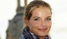 Die Schauspielerin Yvonne Catterfeld ist anlässlich der Open- Air-Aufführung des Films Das Leben ist zu lang in Dresden am Ufer der Elbe eingetroffen. In dem Streifen spielt sie die junge Schauspielerin Caro Will, die mit dem Filmemacher Alfi Seliger anbandelt. Foto: ap