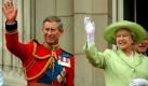 Er ist der ewige Thronfolger und steht im Schatten seiner Mutter: Prinz Charles wartet schon lange darauf, in die Fußstapfen von Königin Elizabeth von England zu treten. Ein Ende der Wartezeit ist nicht abzusehen. Vielleicht liegt es an einem äußeren Merkmal. Mit solchen Ohren kann man nicht König werden, warnte Lord Mountbatten schon früh seinen Neffen Charles. Foto: dpa