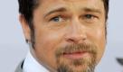 Wenn es denn nun mal nur Wangen und Kinn wären... Brad Pitt ist so sexy, dass Poster mit seinem Gesicht in einigen asiatischen Ländern verboten sind. Man habe Angst, dass das Selbstwertgefühl der männlichen Bevölkerung sonst darunter leiden könnte, heißt es. Zurecht wurde Schönling und Charakterkopf Pitt gleich zweimal - 1995 und 2000 - zum Sexiest Man Alive gewählt. Foto: ddp