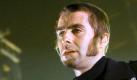 Selbst ein echter Rock'n'Roller macht in Mode. Liam Gallagher, Ex-Sänger von Oasis, hat sein eigenes Modelabel gegründet. Pretty Green bietet Klamotten an, die der britische Rüpel selber tragen würde. Wir machen einfach gute T-Shirts, Jacken, Parkas, in normalen Farben. Ich muss das alles kaufen wollen, sagte Gallagher kurz nach der Gründung des Labels und fügte hinzu: Ich setze nicht nur hinterher meinen Namen drauf. Ich bin voll dabei. Skinny-Jeans für Männer suchen potenzielle Käufer übrigens vergeblich. Liam Gallaghers klares Statement dazu: Ich habe genug von diesen lächerlichen Skinny-Jeans. Die können Frauen tragen, aber das ist nichts für Männer. Foto: dpa