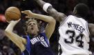 Das war's. Die Playoffs sind für Basketballer Dirk Nowitzki und sein Team, die Dallas Mavericks Geschichte. Die Mavs verloren mit 87:97 gegen die San Antonio Spurs.
 Foto: ap