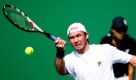 Rainer Schüttler gewann das Spiel gegen Tommy Haas bei den Shanghai ATPMasters. Nach seinem 6:4-Erfolg im ersten Satz gab Haas wegen einer Verletzung auf. Foto: ap
