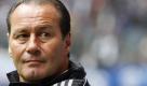 Huub Stevens kehrt mit seinem Engagement beim Revierclub zurück in die Bundesliga. Foto: dpa