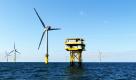 Der erste deutsche Offshore-Windpark  Alpha Ventus liegt 45 Kilometer vor der ostfriesischen Insel Borkum.  50 000 Haushalte sollen durch den neu eingeweihten Windpark (betrieben von den Energieversorgern EWE, Eon und Vattenfall) mit Strom versorgt werden. Foto: dpa