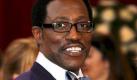 Der Action-Star und verurteilte Steuersünder Wesley Snipes (48) bleibt weiter im Gefängnis. Das Oberste Gericht in Washington entschied sich am Montag dagegen, einen Berufungsantrag des Schauspielers zuzulassen, berichtete der US-Sender CNN. Im vorigen Dezember hatte Snipes eine dreijährige Haftstrafe in einem Gefängnis im US-Bundesstaat Pennsylvania angetreten. Bis zuletzt hatte der wegen Steuerhinterziehung verurteilte Hollywood-Star gegen das Urteil gekämpft. Snipes wies die Betrugsvorwürfe zurück und gab an, er sei falsch beraten worden. Foto: dpa