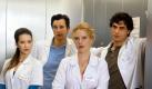 Laura Osswald (l-r), Florian David Fitz, Diana Amft und Kai Schumann bei Dreharbeiten zur RTL-Serie «Doctor's Diary». Foto: Karlheinz Schindler Foto: dpa
