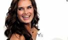 Brooke Shields muss Gipsverband tragen
Vorspann: 	
Text: 	

Los Angeles (dpa) - Die amerikanische Schauspielerin Brooke Shields wird in den kommenden Tagen und Wochen nicht wie gewohnt zupacken können. Wie das US-Magazin «People» berichtet, hat die 45- Jährige sich während der Proben zum Musical «Leap of Faith» verletzt und die rechte Hand gebrochen.

Es sei aber kein besonders komplizierter Bruch, bestätigte das Management des ehemaligen «Blaue Lagune»-Stars. Die Proben hätten nur kurz unterbrochen werden müssen. Das Musical, in dem Shields neben Raúl Esparaza zu sehen sein wird, werde wie angekündigt am 9. Oktober Premiere in Los Angeles feiern.
Ressort: 	VIP Foto: dpa