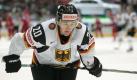 Nationalspieler Robert Dietrich gehört zu dem Eishockeyteam, das nun in den Flugzeugabsturz verwickelt wurde. Noch ist unklar, ob er mit an Bord war. Foto: imago