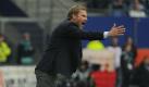 Schreien hilft nichts: HSV-Trainer Thorsten Fink muss die Niederlage gegen Freiburg akzeptieren. Foto: Angelika Warmuth Foto: dpa