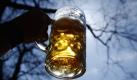 Der Bierabsatz in Deutschland ist im ersten Quartal 2010 gestiegen: Wie das Statistische Bundesamt mitteilt, haben in diesem Zeitraum die in Deutschland ansässigen Brauereien und Bierlager rund 20,9 Millionen Hektoliter Bier abgesetzt. Das waren 0,2 Millionen Hektoliter oder 1,1 Prozent mehr als im ersten Quartal 2009.


 Foto: ddp