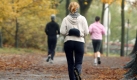 Wer zu schnell losrennt, wird oft von seinem Körper ausgebremst - durch Seitenstechen. Foto: dpa
