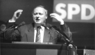 Lafontaine bei einer Wahlkundgebung in Dessau am 25. Oktober 1990. Foto: wikipedia/Bundesarchiv